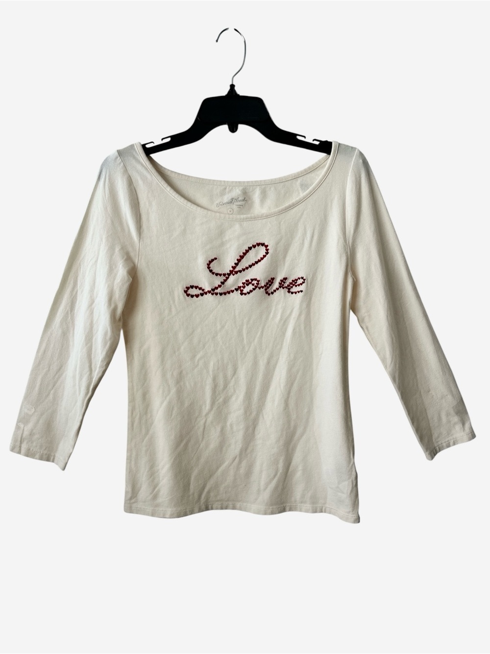 UNIVERSAL THREADS 3/4Th Sleeves Creme Red “Love” Embroidered Medium TShirt